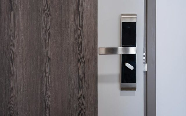 Quelle serrure choisir pour monter une gâche électrique ?